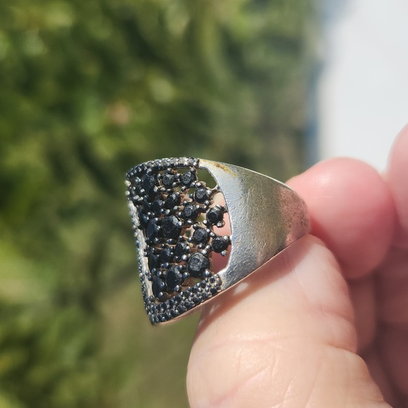 Black Onyx Statement Ring. - Picture 5 of 14